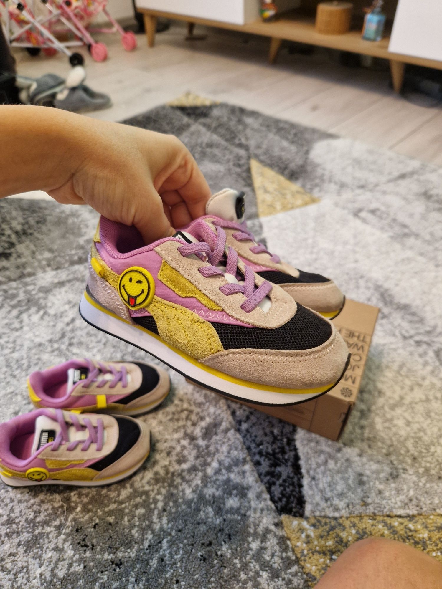 Vând pantofi sport Puma Nr. 26 fete