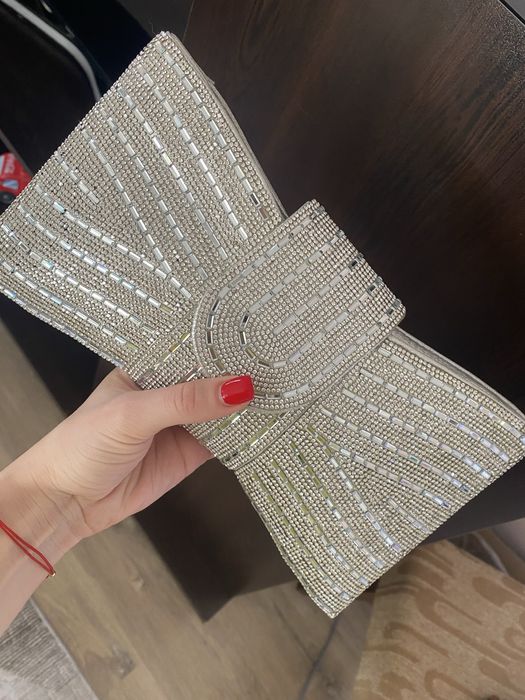 Клъч тип панделка