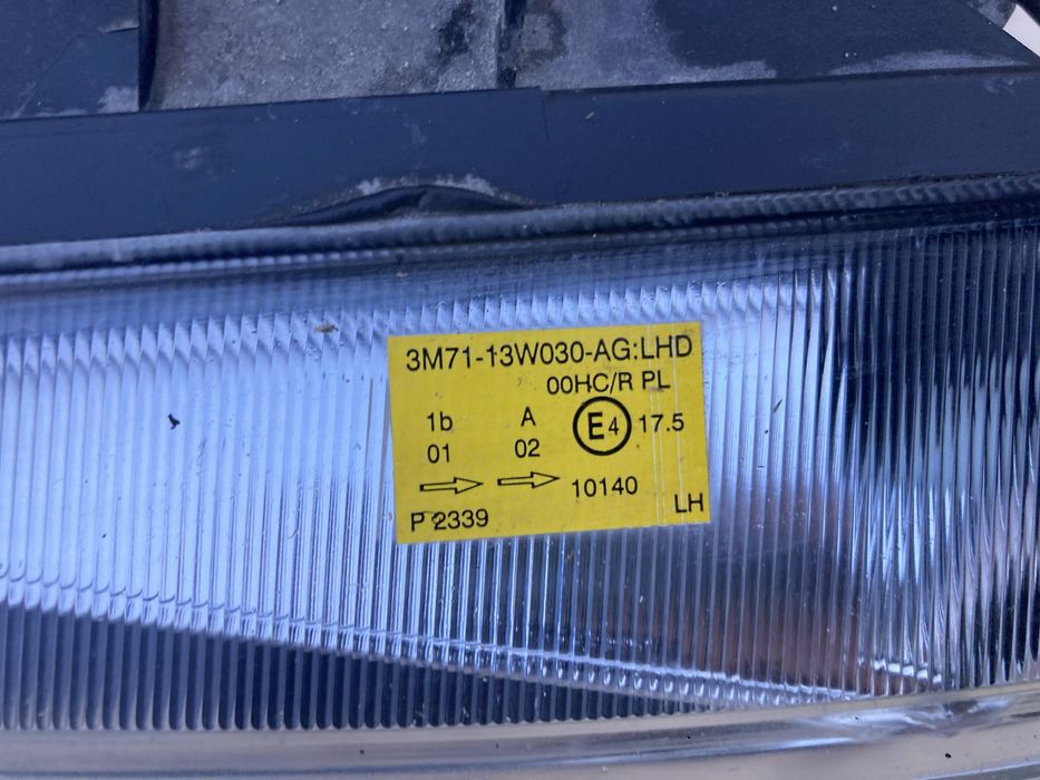 Оригинални фарове за Мазда 2 2002- 2006