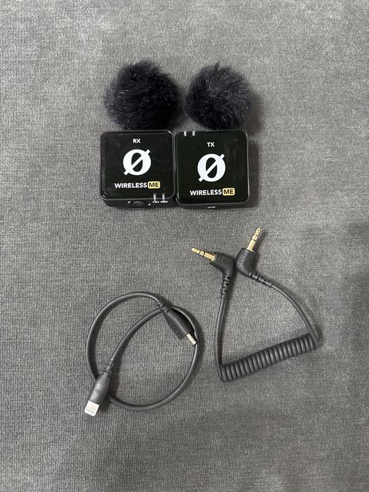 Микрофони Rode Wireless Me и стойка за микрофон Rode