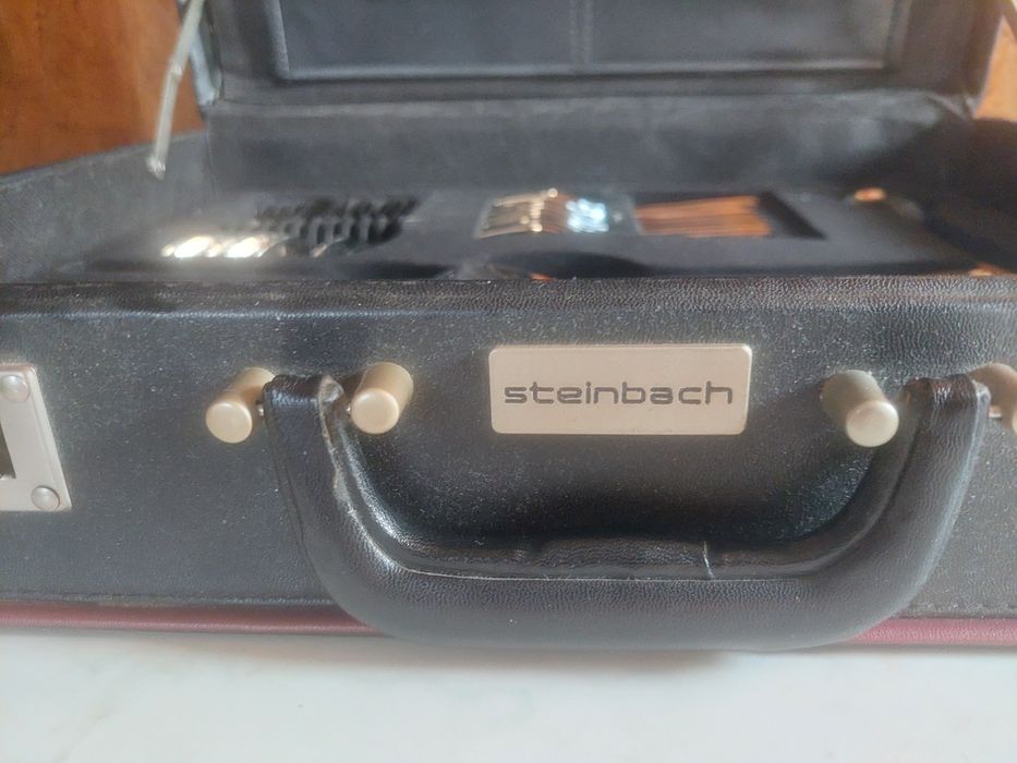 Set plosca și cana de vin/bere și set tacâmuri decorate cu aur 18k.