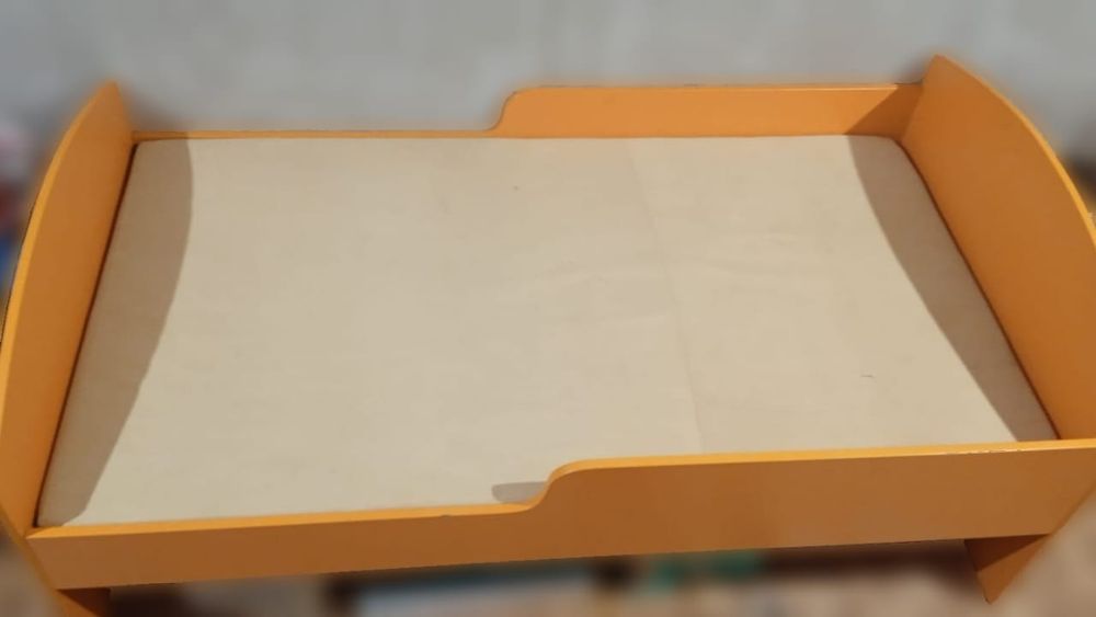 Кровать с матрасом