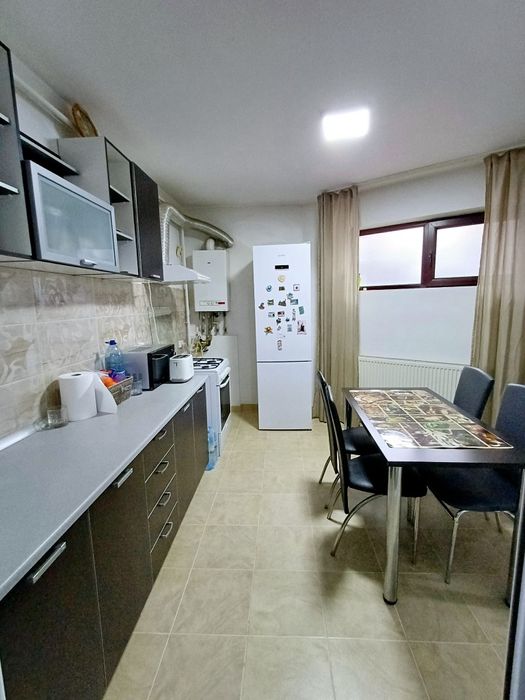 Propietar Vând apartament 3 camere la 200m de metrou Dimitrie Leonida