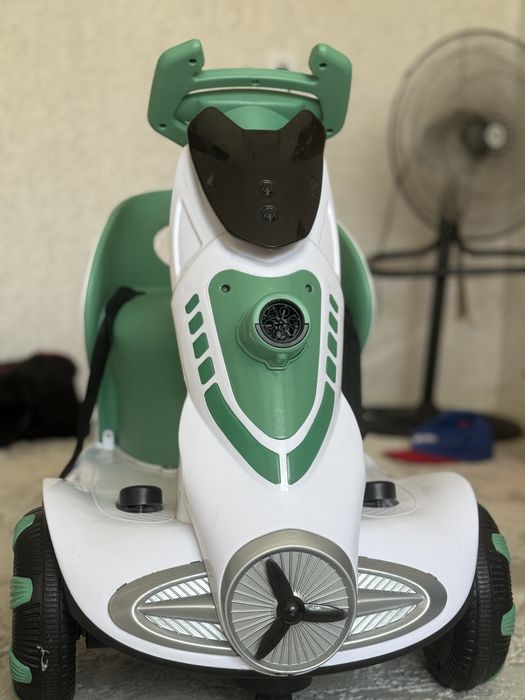 Детский машина почти новый.