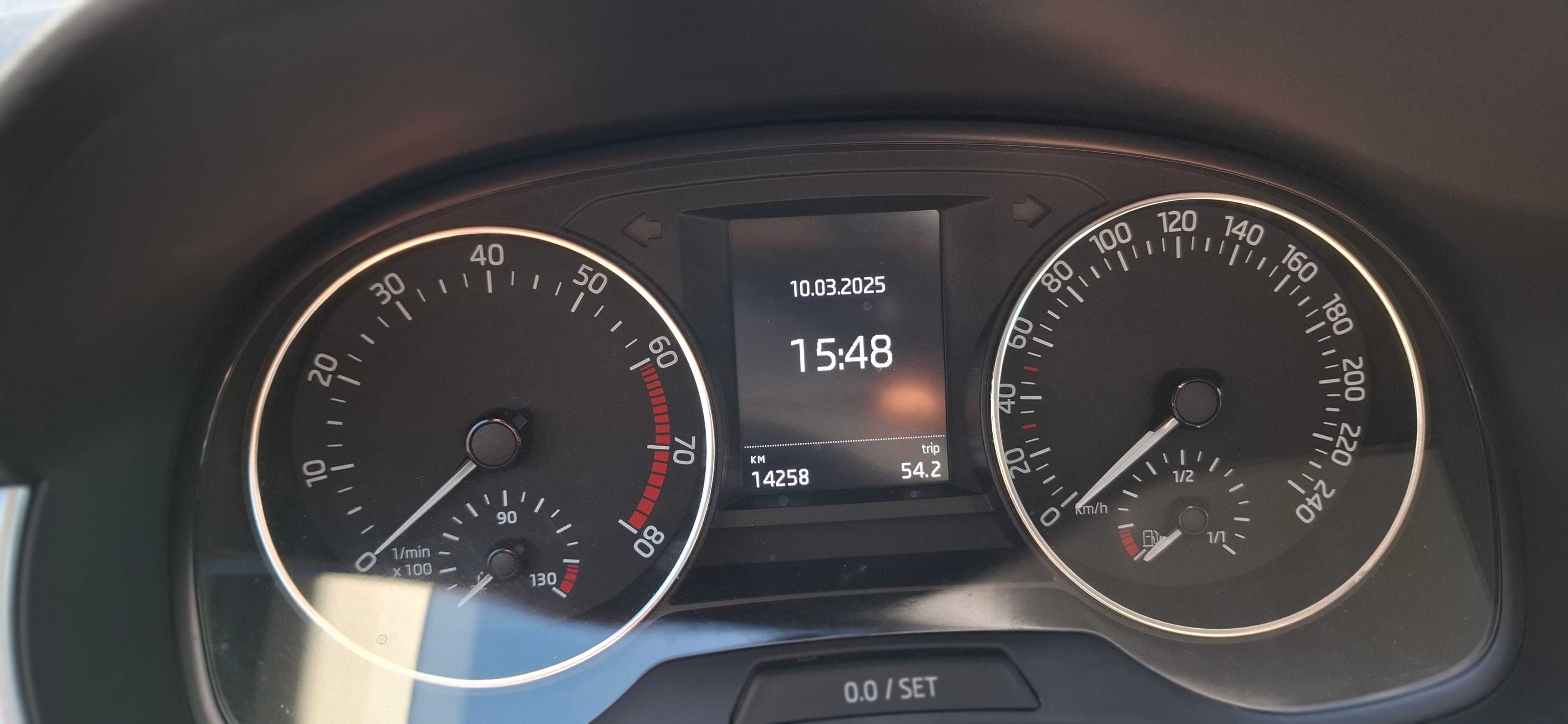 Skoda Fabia 1.0 MPI на 14 258км,