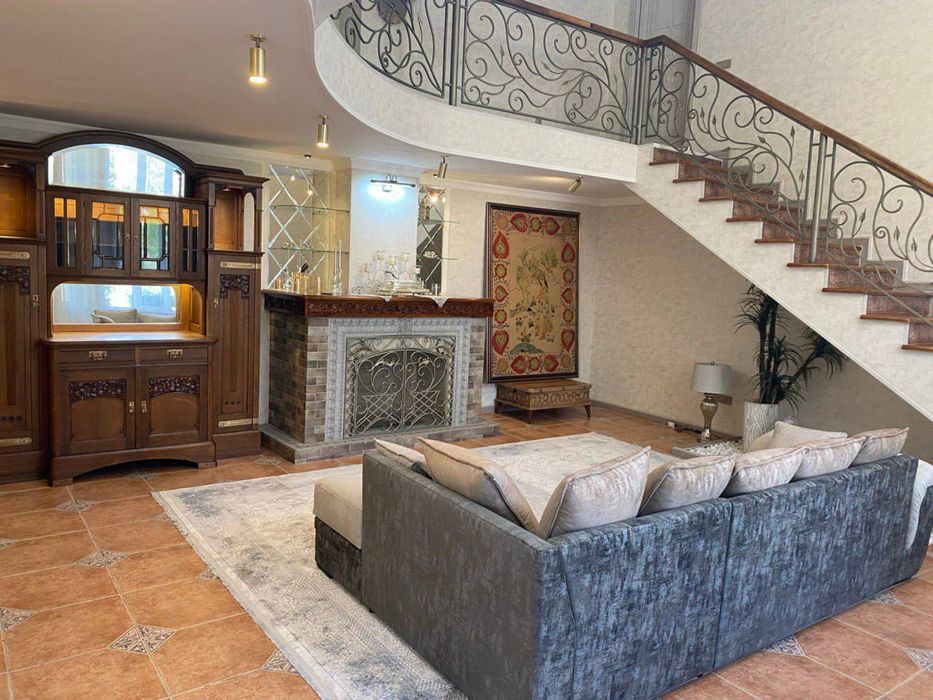 Паркентский евро дом 9соток 740кв.м 11комнат 3этажей со всеми удрбства