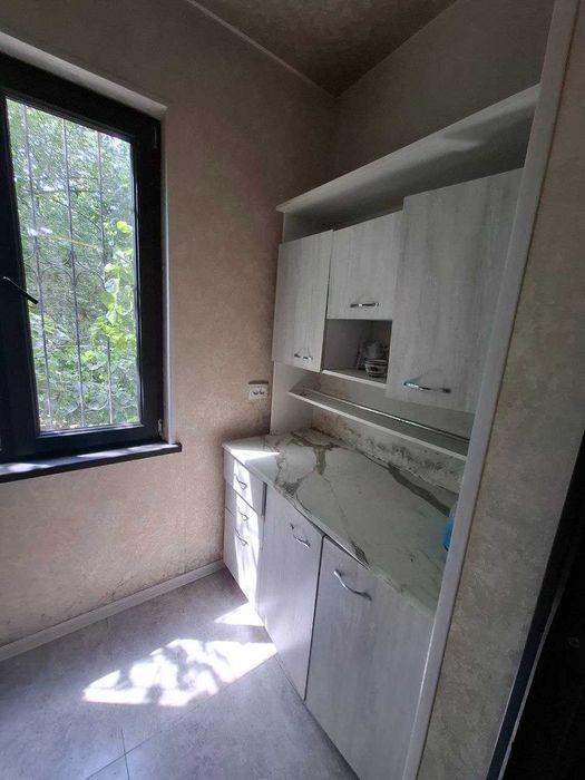 chilonzor 8 kvartaldan 2 xonali uy sotiladi