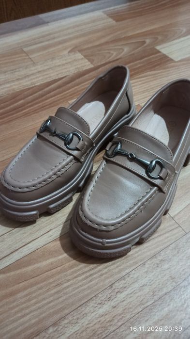 Женские. Туфли. Кроссовки