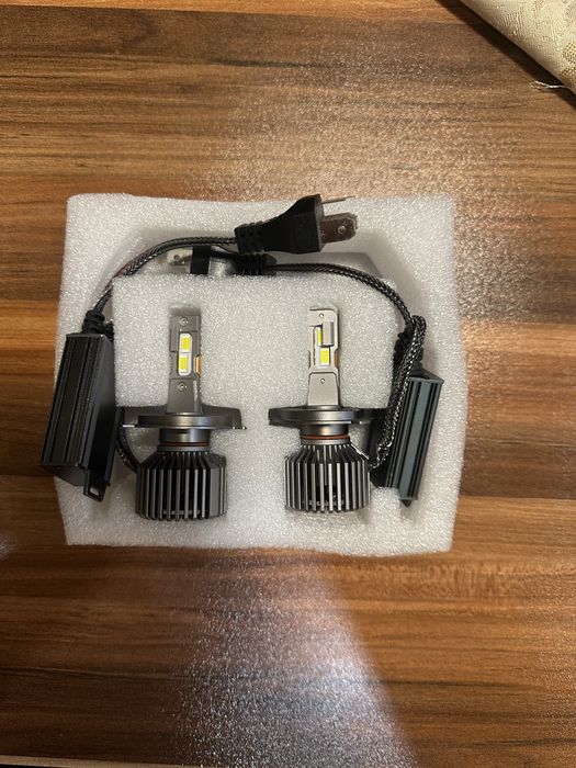 Led крушки за кола  H4