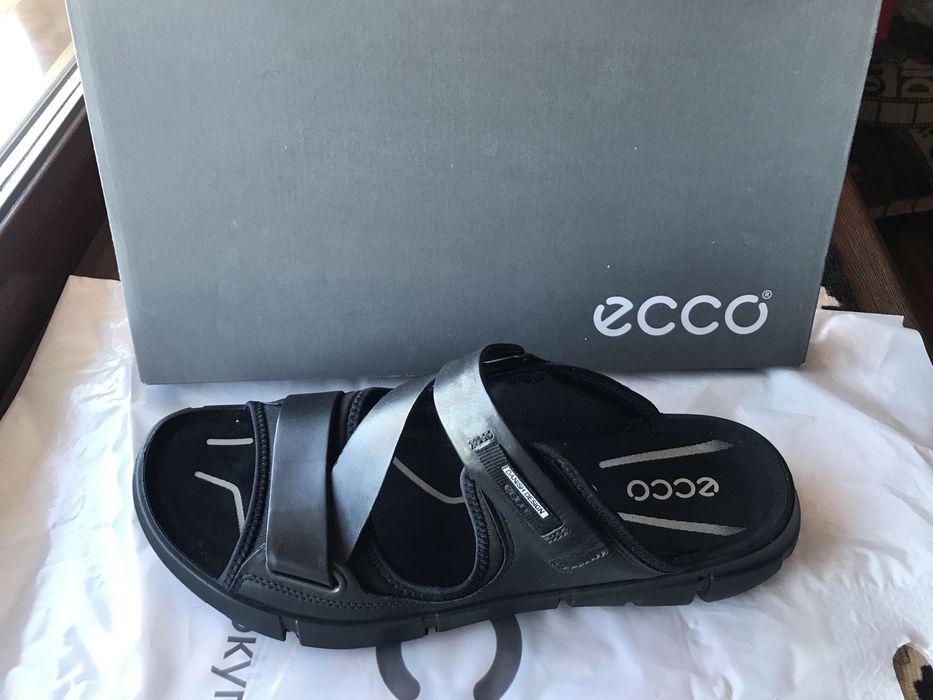 Продам сандалии ECCO