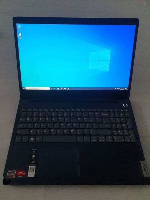 Laptop Ryzen 7 3700u 8GB RAM
