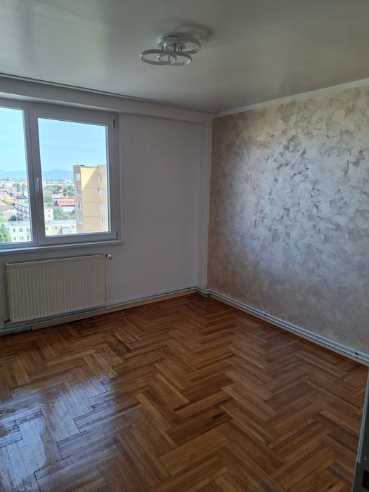 Vând apartament 3 camere