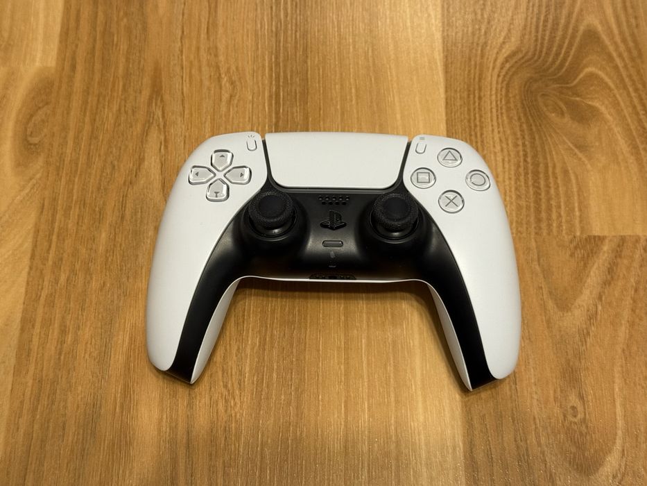 Playstation 5 PS5 disc edition в отлично състояние