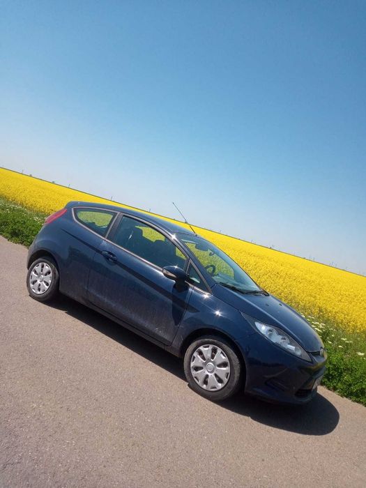 Vând Ford fiesta 1.6 diesel 2010 stare buna