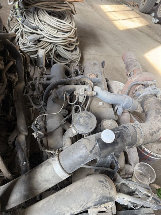 Vând Motor Excavator Fiat Hitachi EX215(Iveco)