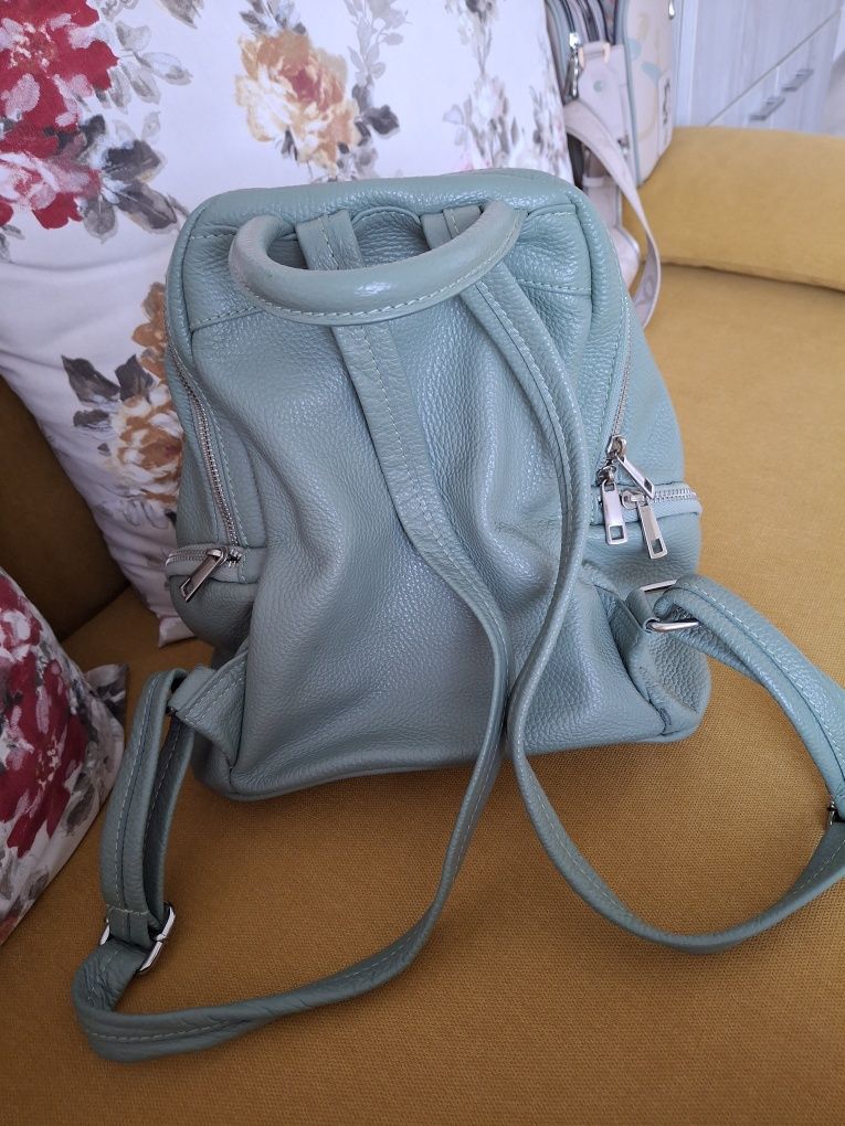 Rucsac verde din piele