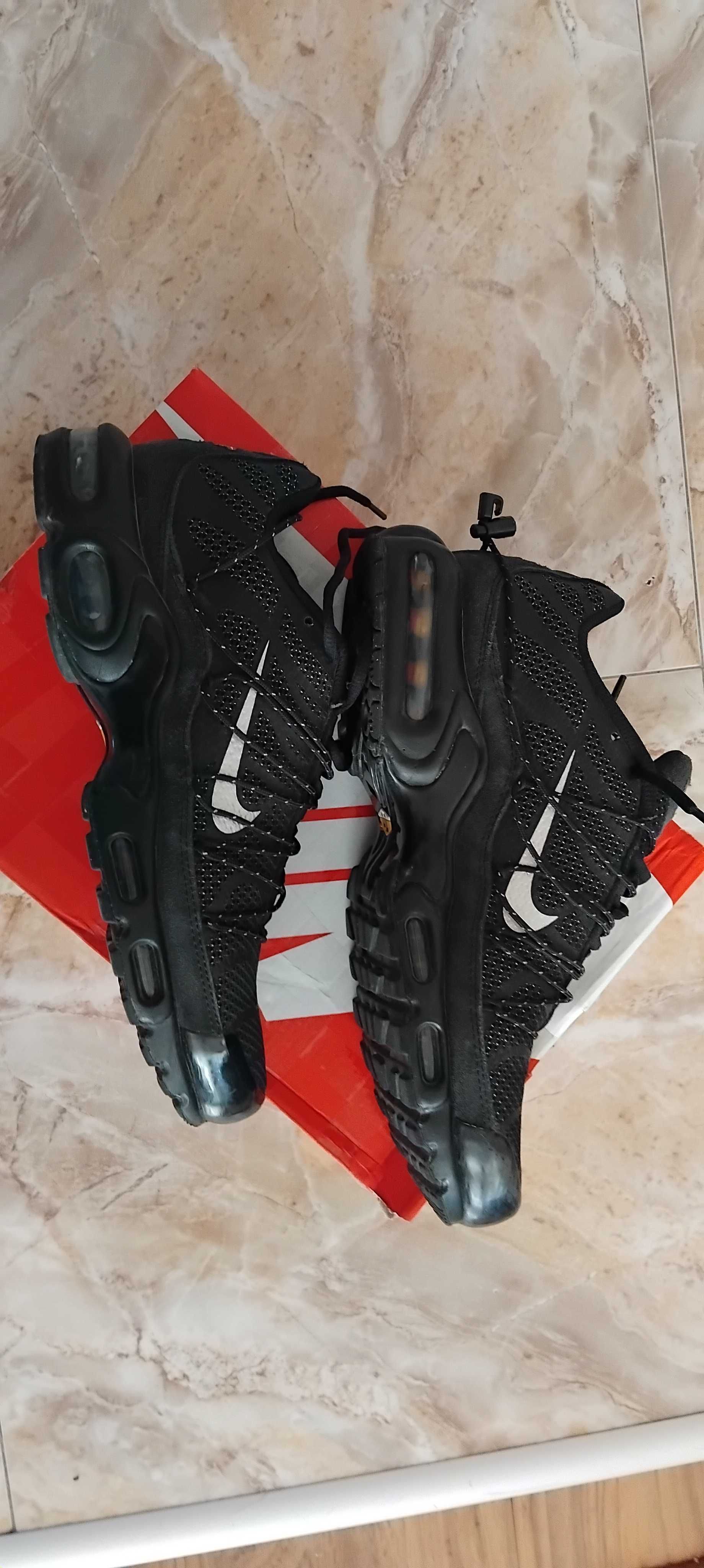 NIKE AIR MAX Plus Utility