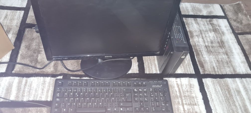 Set pc unitate+monitor+tastatura