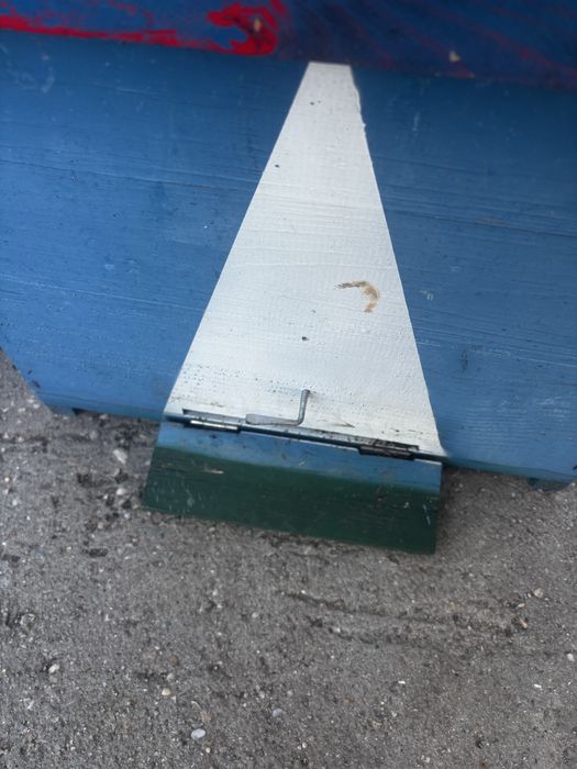 Vand un stup de albine(cutie goala)