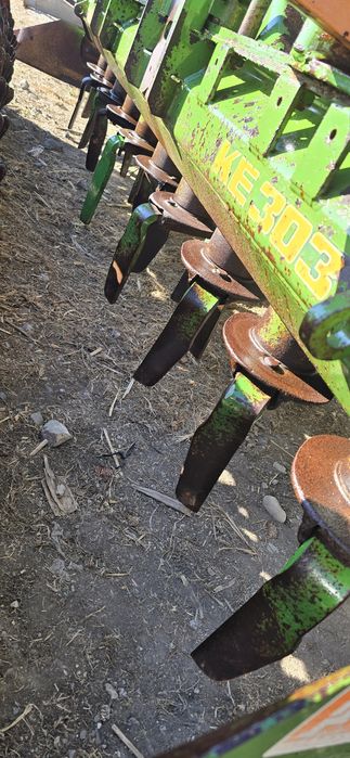 Freza grapa rotativa de pamant Amazone.  Ca kuhn maschio