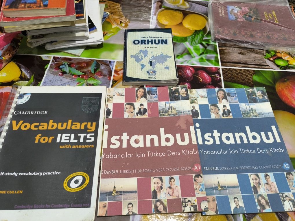 Kitoblar sotiladi arzonga bervoraman