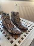 Ghete dama piele