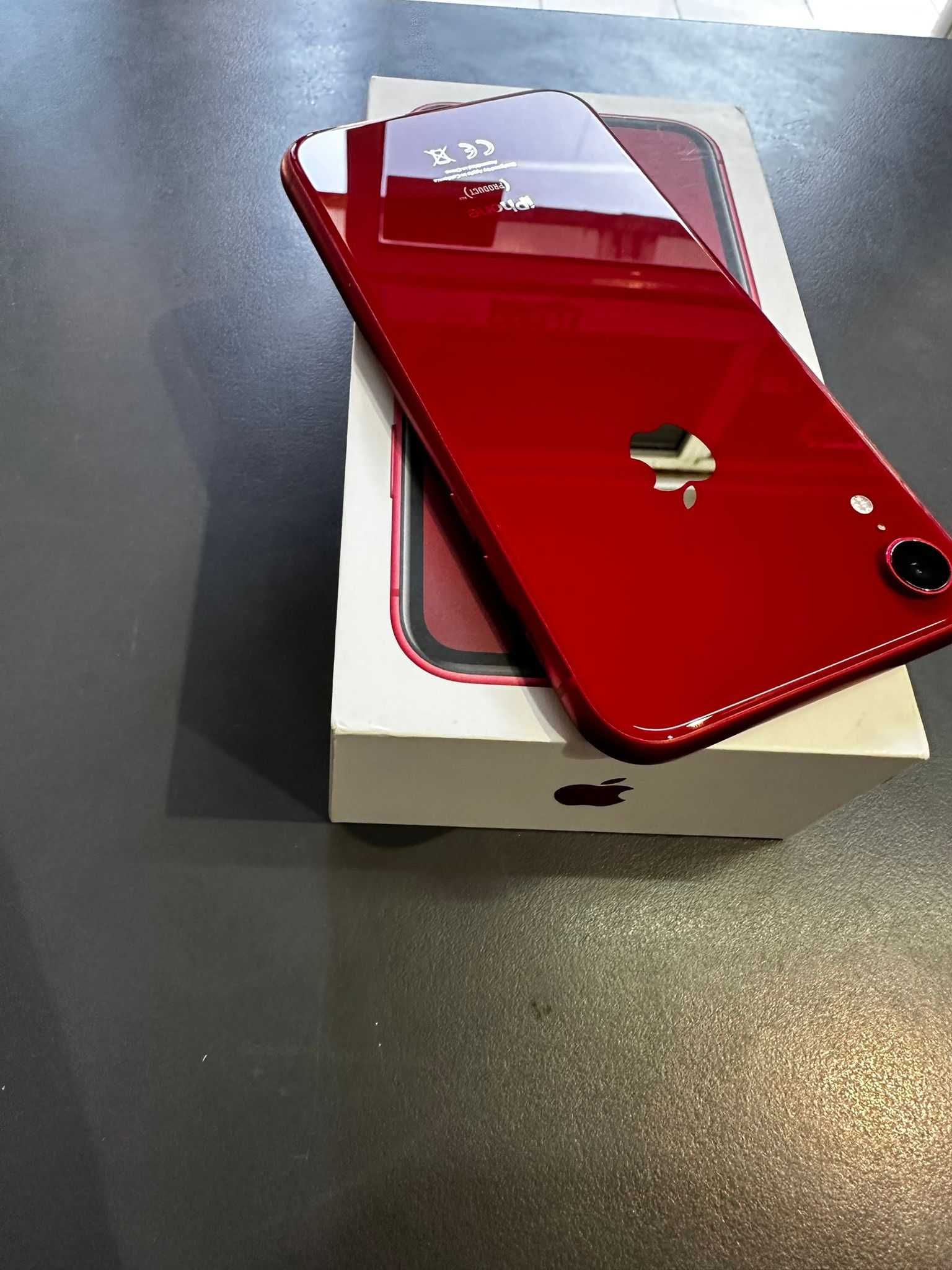 iPhone XR ! Като Нов !