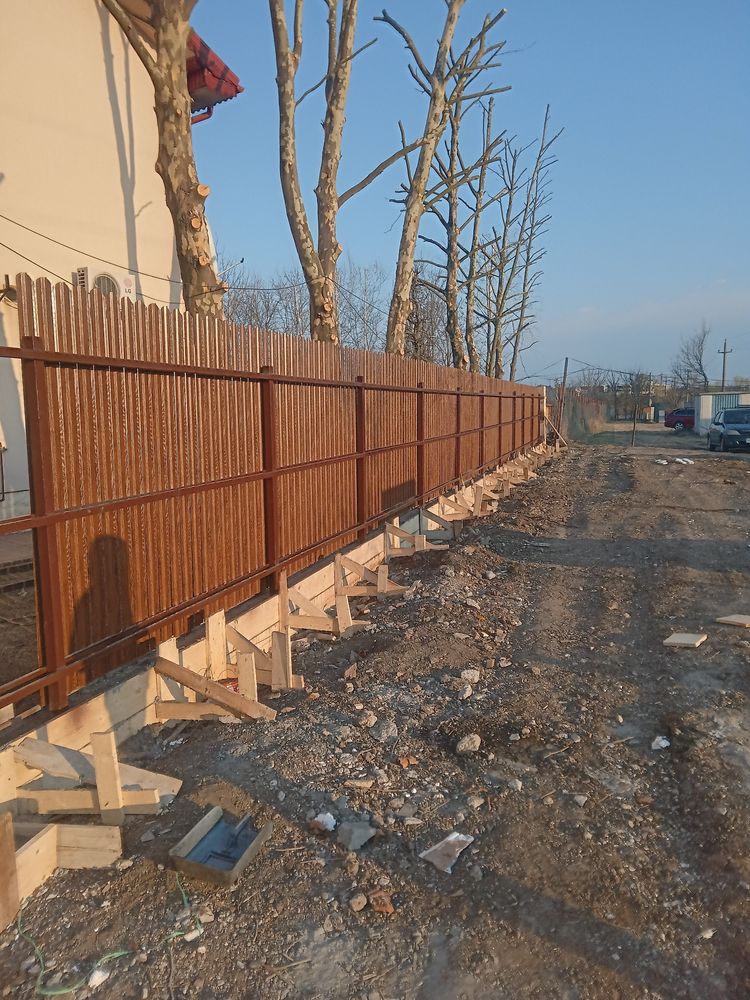 Executam garduri din scandura tabla cutata bca plasa bordurata