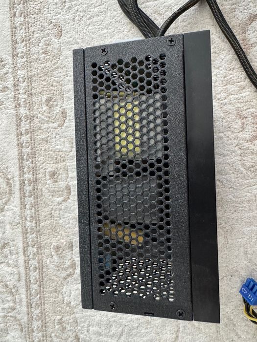 Vand sursa fanless Super Flower Platinum 500W, impecabila