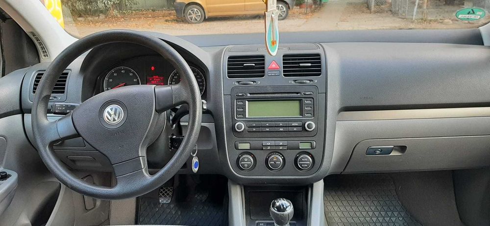 VW Golf 5 1.6 Benzina 102 Cp 2005 Inmatriculata Ro