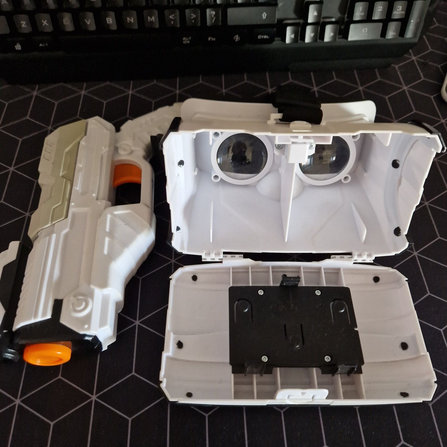 VR Real Feel Alien BLASTERS