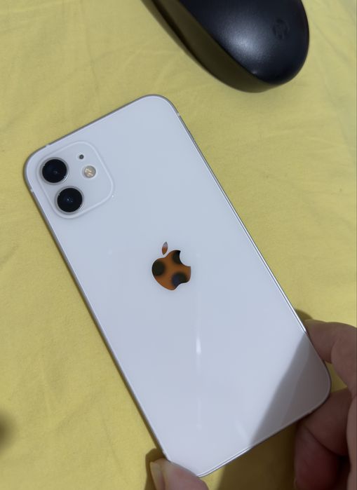 Продам iPhone 12 (128 GB) в отличном состоянии