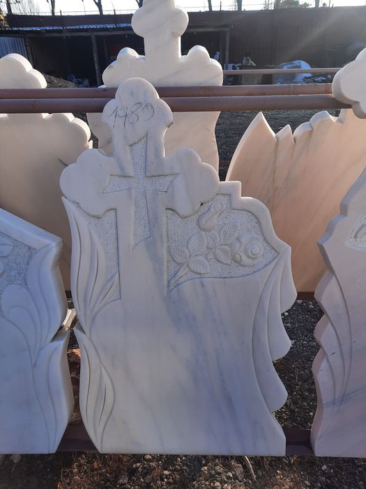 Prelucrare marmura  granit prelucrare  momente funerare  placări cavou