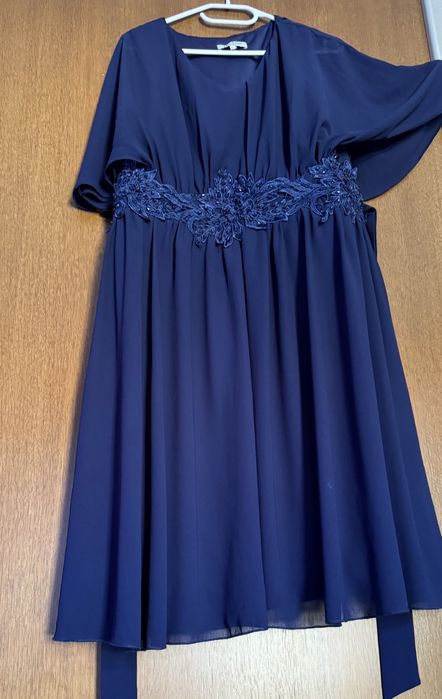 Официални роклии