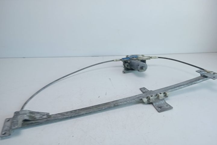 Macara dreapta fata   0130821666 Mercedes-Benz Vito W638