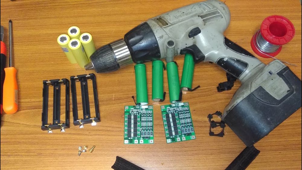 Замена батарей шуруповерта!