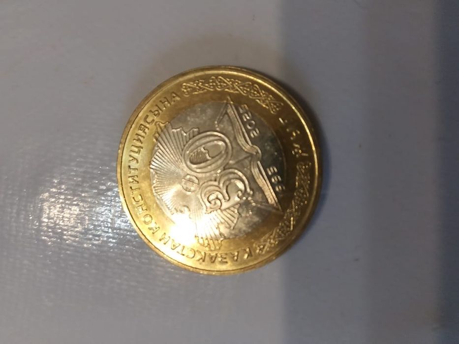 Продам монету 100тенге