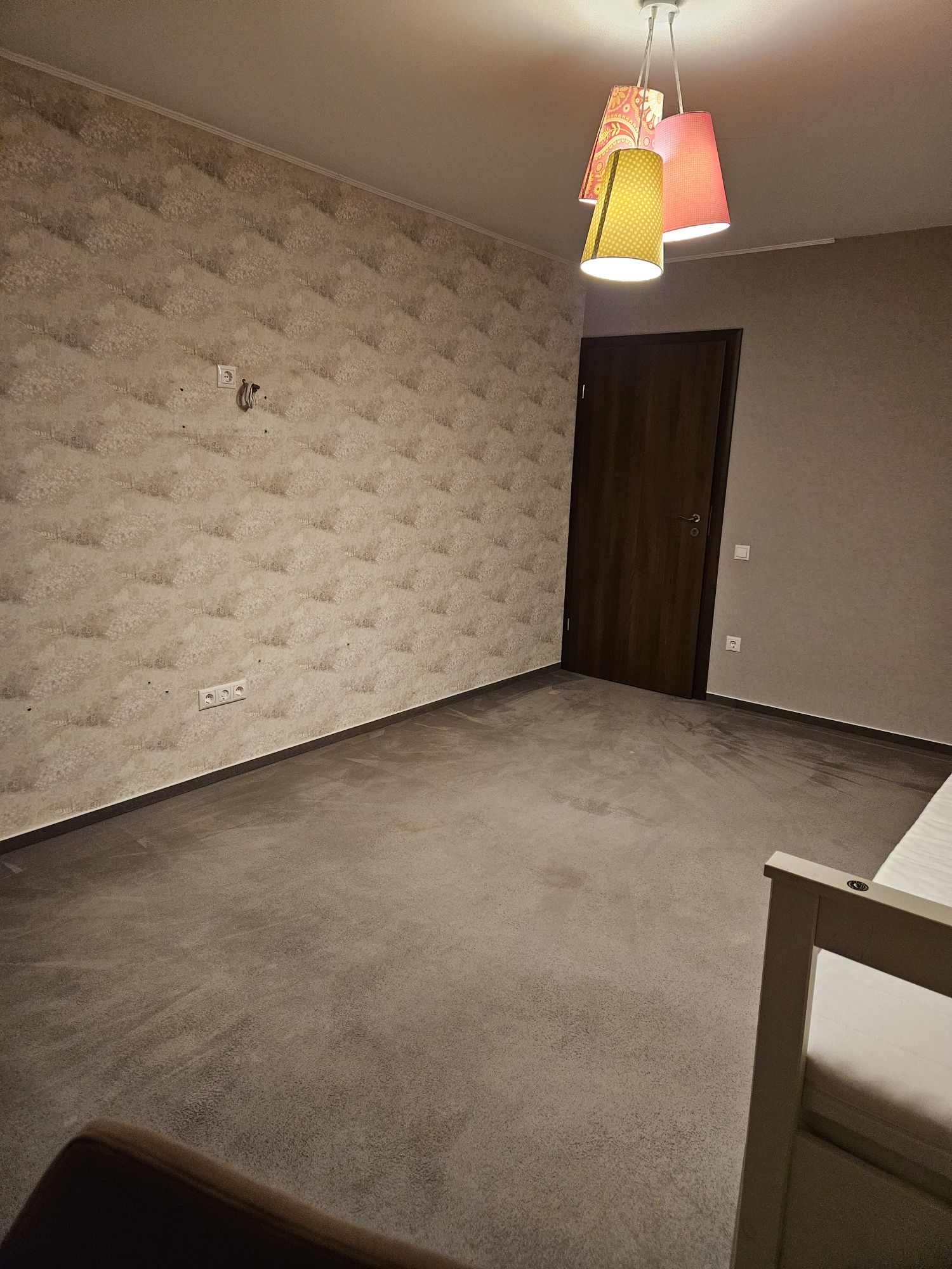 Apartament 3 camere decomandat et.2, curte privata