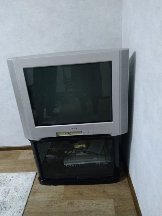 Продам б/у телевизор Sony с подставкой за 15000тг