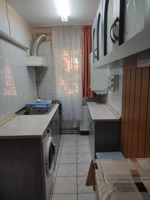 Apartament cu 3 camere in Dambu, zona linistita