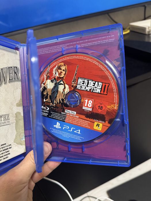 Продам Red dead redemption 2 в отличном состояни