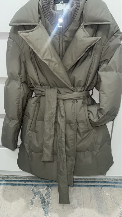 Продам куртка новая пух брендовая