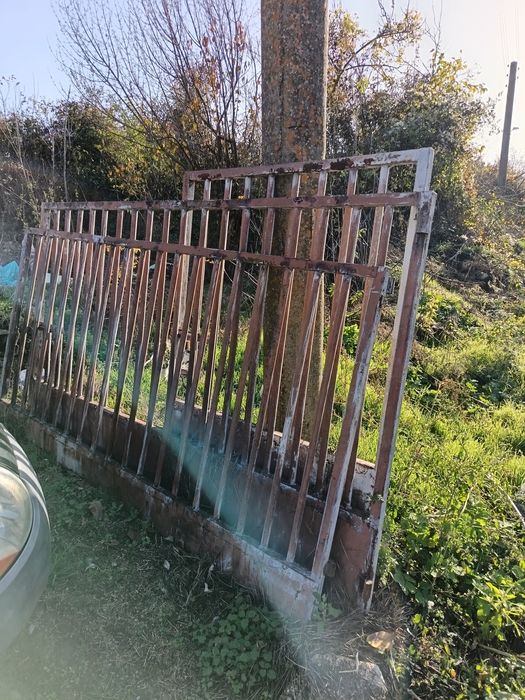 Продавам 5броя метални оградни врати