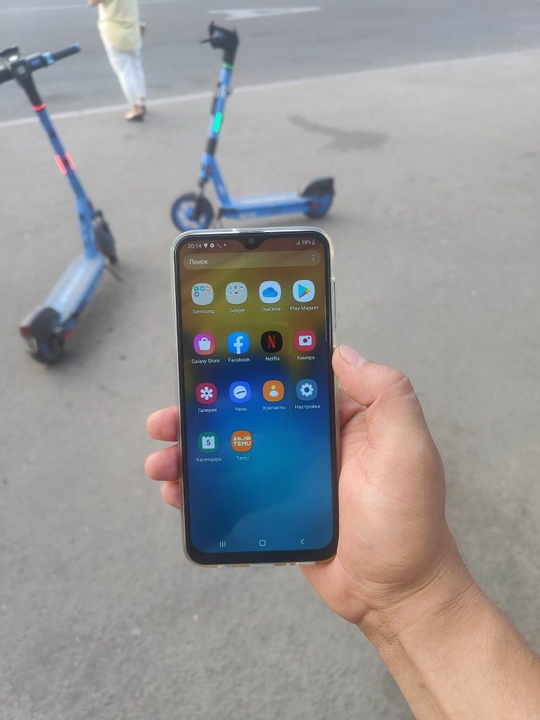 Продам Samsung A20