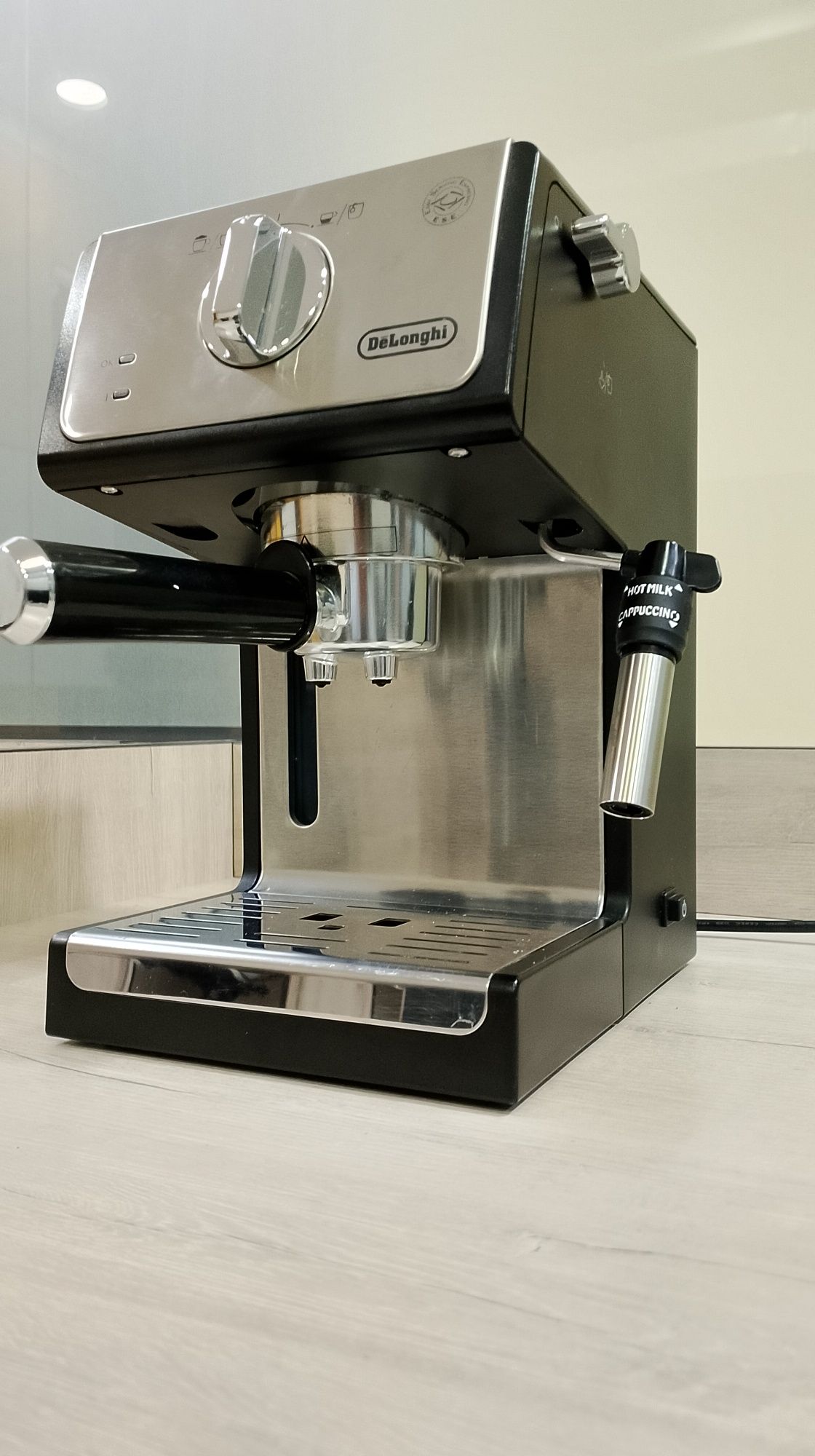 Kofe mashina delonghi