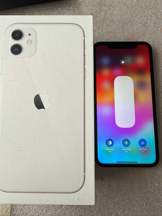Iphone 11 Negru sau Alb Baterie 100% Liber de retea