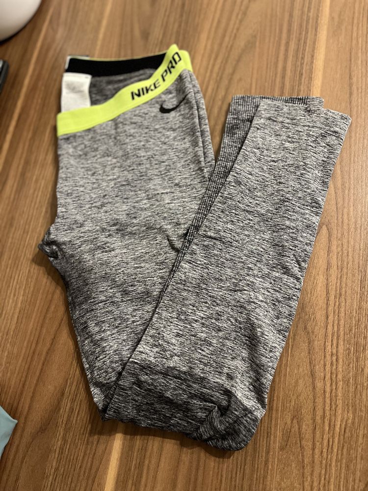 2 клина в размер ХЛ Nike и Kari Traa