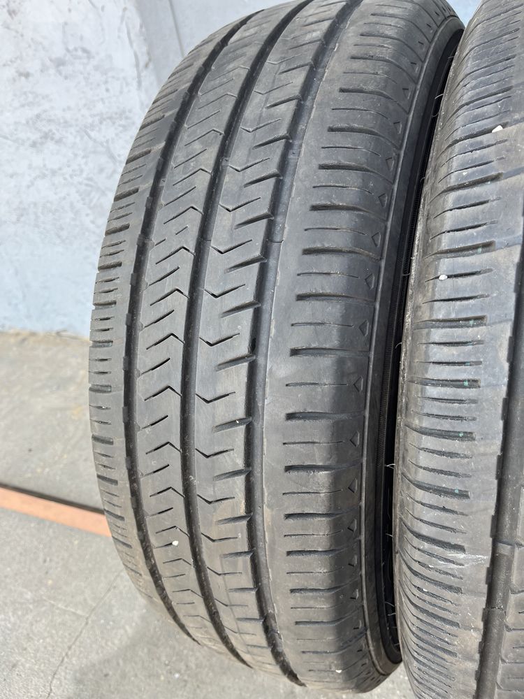 2 бр. гуми за бус 215/65/16C Hankook DOT 1019 6,2 mm