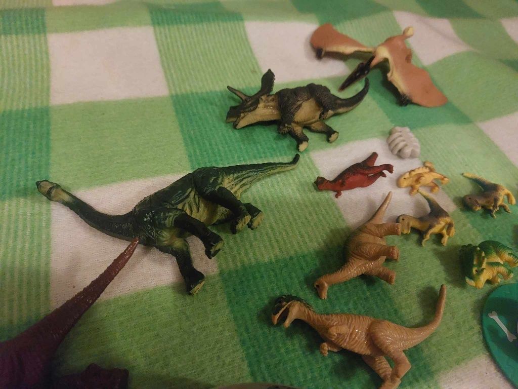 Lot jucarii dinozauri