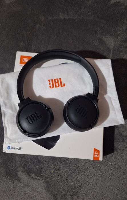 Vând căști jbl noi tunet 520 BT